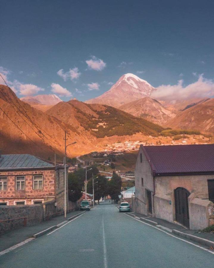 Ineza's Guest House Kazbegi Exterior foto
