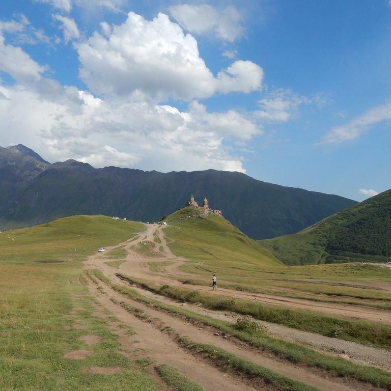 Ineza's Guest House Kazbegi Exterior foto